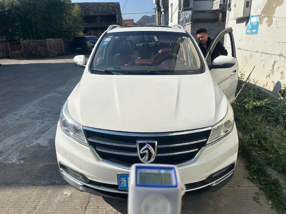 2017 BaoJun 730 1.5T 150HP L4 6MT,autocango,china used car exporter,china ev exporter,chinese used car exporter,chinese used ev exporter