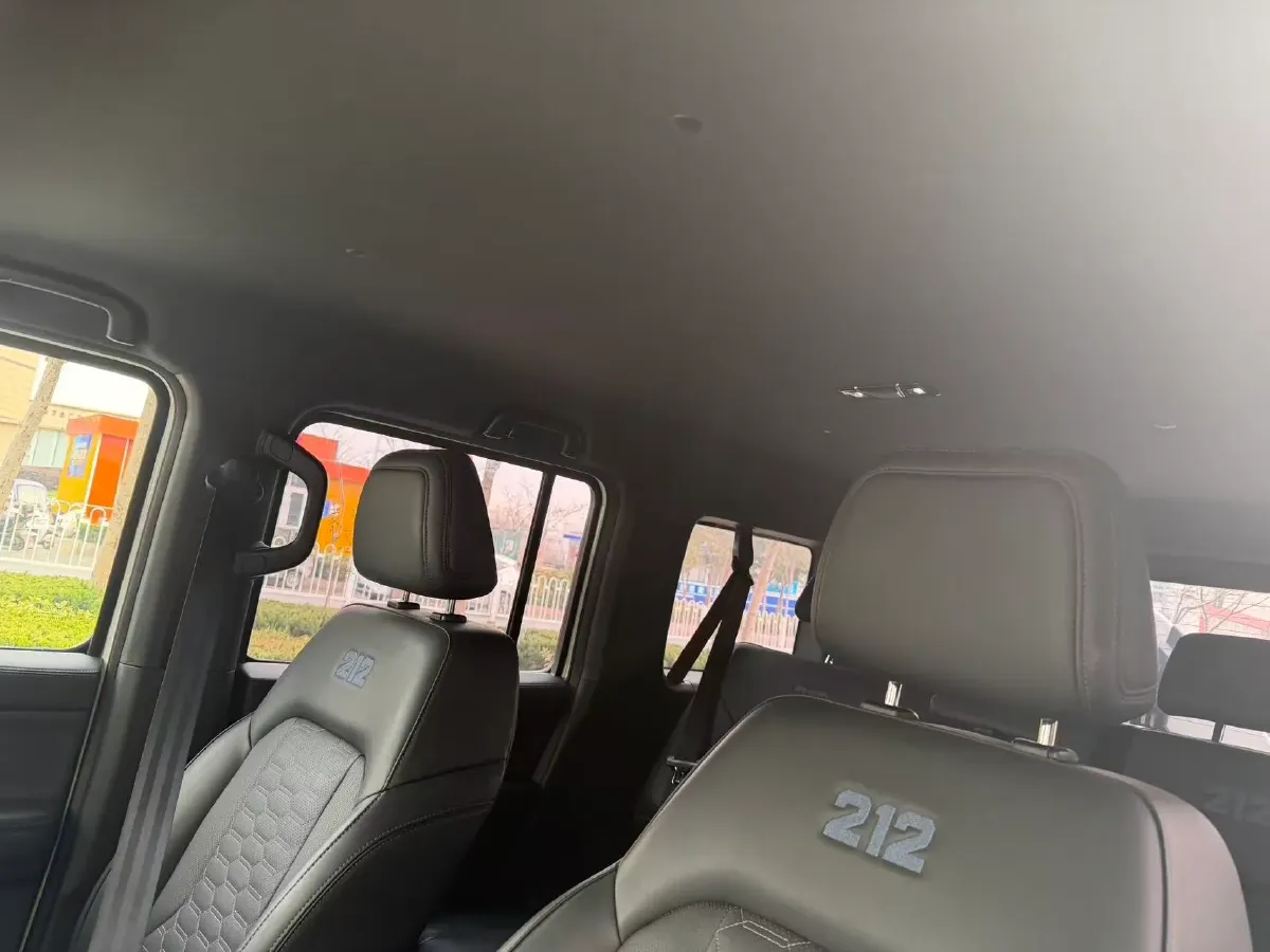 2024 212 212 T01 2.0T 252HP L4 8AT,autocango,china used car exporter,china ev exporter,chinese used car exporter,chinese used ev exporter