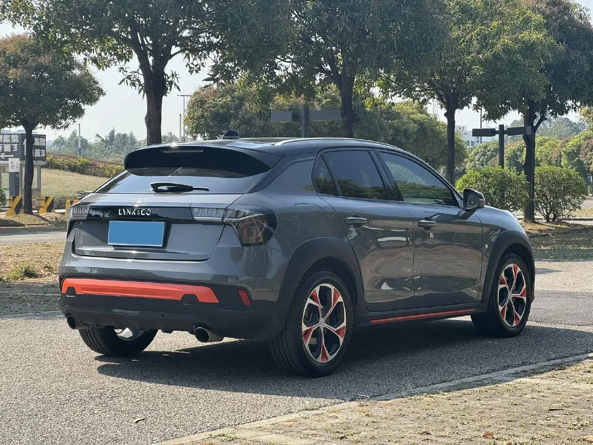 2018 Toyota C-HR 2.0L 171HP L4 CVT,autocango,china used car exporter,china ev exporter,chinese used car exporter,chinese used ev exporter