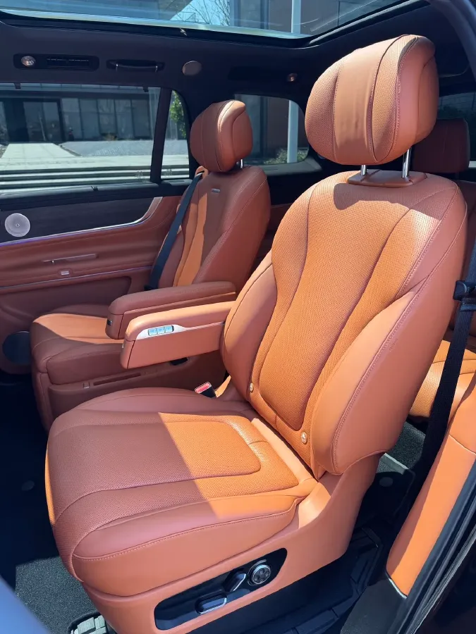 2024 AITO AITO M9 1.5T 152HP L4 REEV 42KWH,autocango,china used car exporter,china ev exporter,chinese used car exporter,chinese used ev exporter