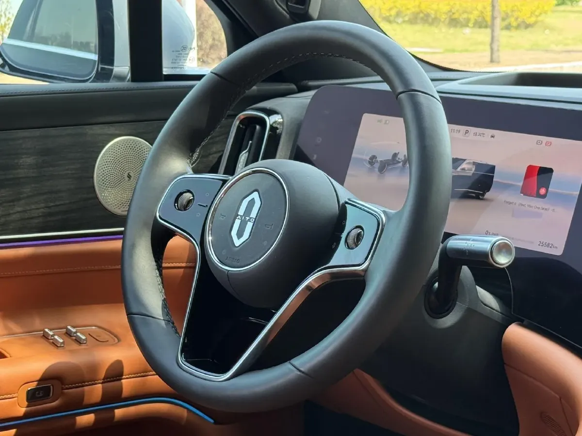 2024 AITO AITO M9 1.5T 152HP L4 REEV 42KWH,autocango,china used car exporter,china ev exporter,chinese used car exporter,chinese used ev exporter