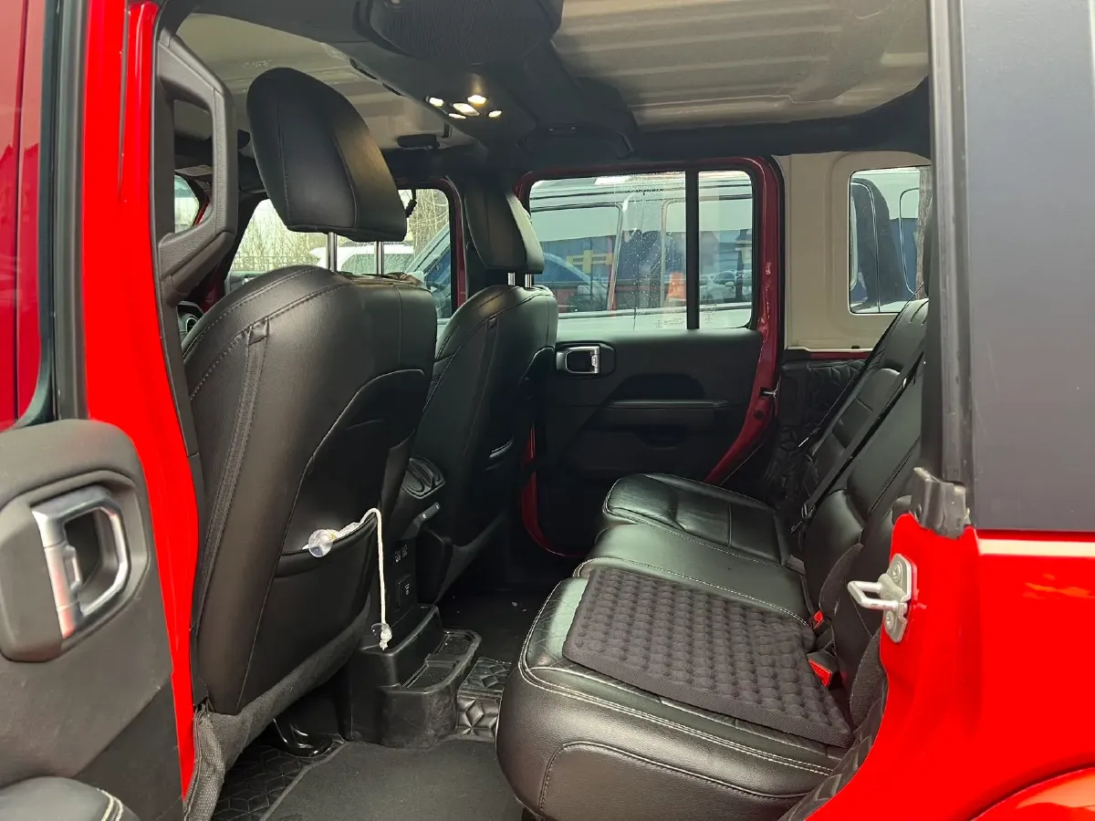 2019 Jeep Wrangler 2.0T 266HP L4 8AT,autocango,china used car exporter,china ev exporter,chinese used car exporter,chinese used ev exporter
