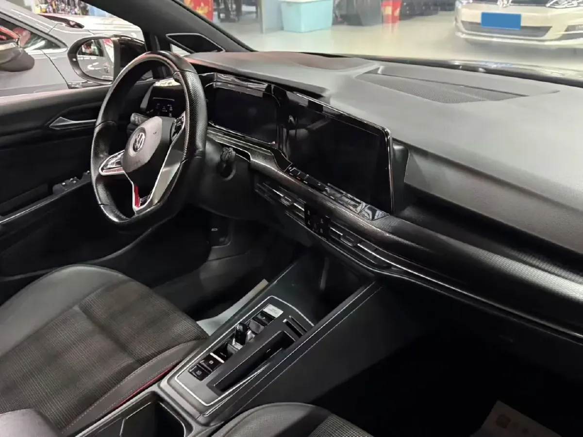 2021 Volkswagen GolfGTI 2.0T 220HP L4 7DCT,autocango,china used car exporter,china ev exporter,chinese used car exporter,chinese used ev exporter