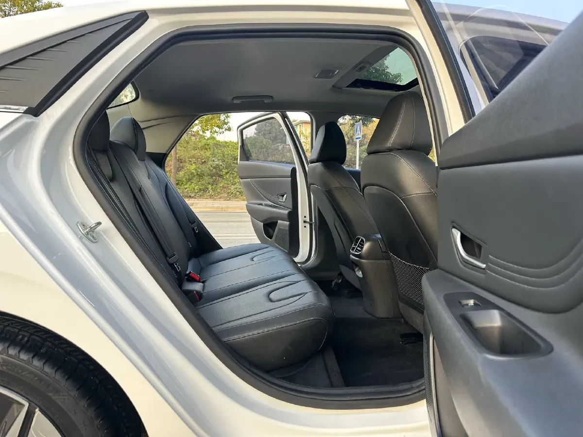 2022 Hyundai Elantra 1.5L 115HP L4 CVT,autocango,china used car exporter,china ev exporter,chinese used car exporter,chinese used ev exporter