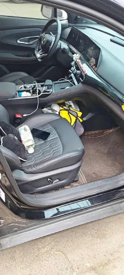 2022 ChangAn UNI-T 1.5T 188HP L4 7DCT,autocango,china used car exporter,china ev exporter,chinese used car exporter,chinese used ev exporter