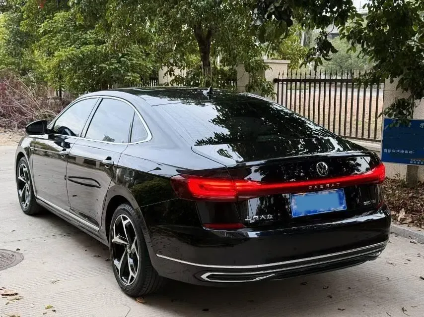 2024 Volkswagen Passat 2.0T 220HP L4 7DCT,autocango,china used car exporter,china ev exporter,chinese used car exporter,chinese used ev exporter