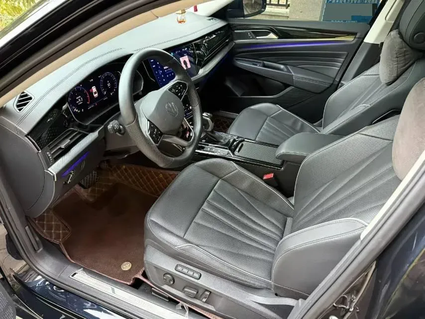 2024 Volkswagen Passat 2.0T 220HP L4 7DCT,autocango,china used car exporter,china ev exporter,chinese used car exporter,chinese used ev exporter