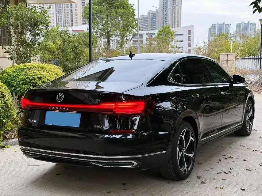 2024 Volkswagen Passat 2.0T 220HP L4 7DCT,autocango,china used car exporter,china ev exporter,chinese used car exporter,chinese used ev exporter