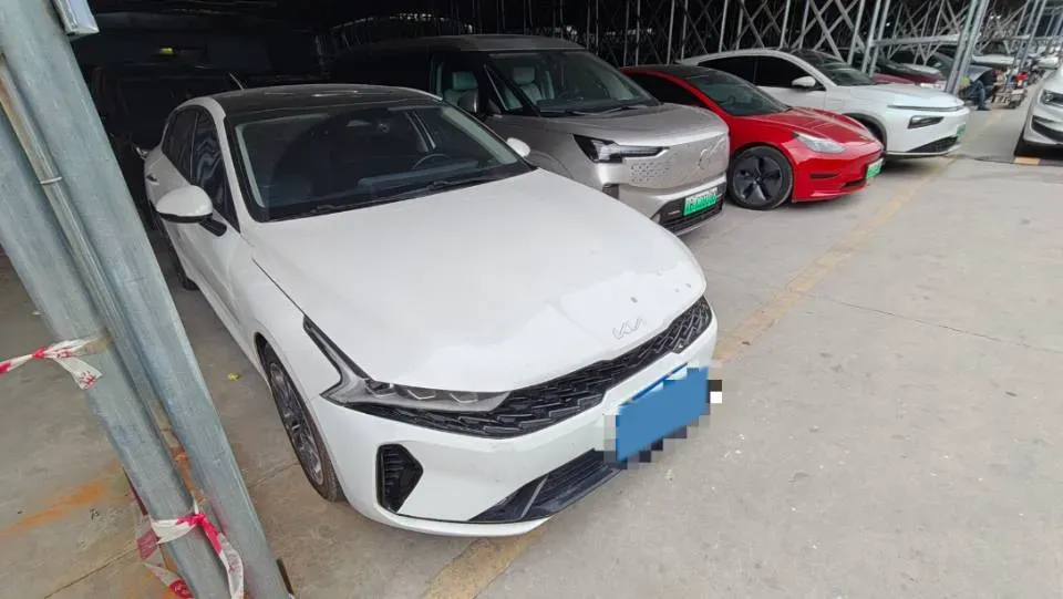 2021 Toyota Camry 2.0L 178HP L4 CVT,autocango,china used car exporter,china ev exporter,chinese used car exporter,chinese used ev exporter