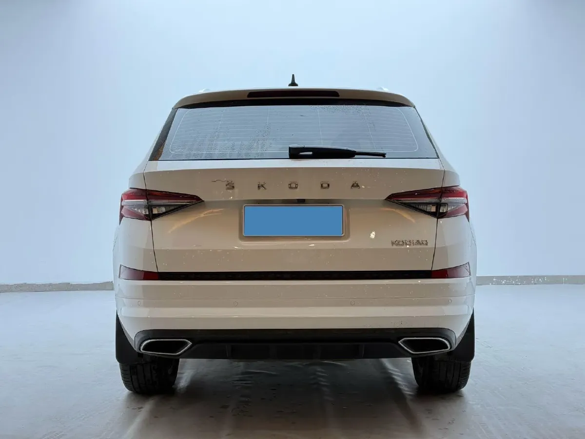 2022 Skoda Kodiak 2.0T 186HP L4 7DCT,autocango,china used car exporter,china ev exporter,chinese used car exporter,chinese used ev exporter