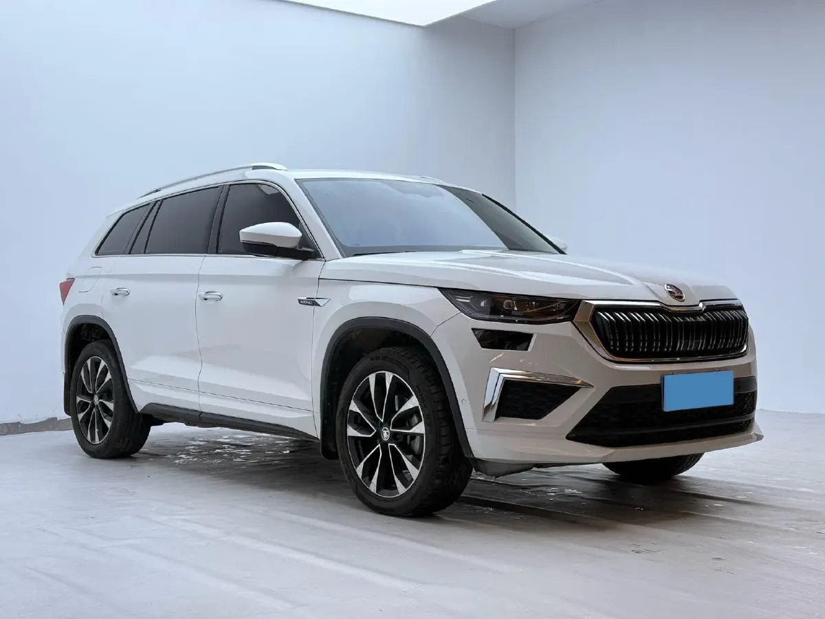 2022 Skoda Kodiak 2.0T 186HP L4 7DCT,autocango,china used car exporter,china ev exporter,chinese used car exporter,chinese used ev exporter
