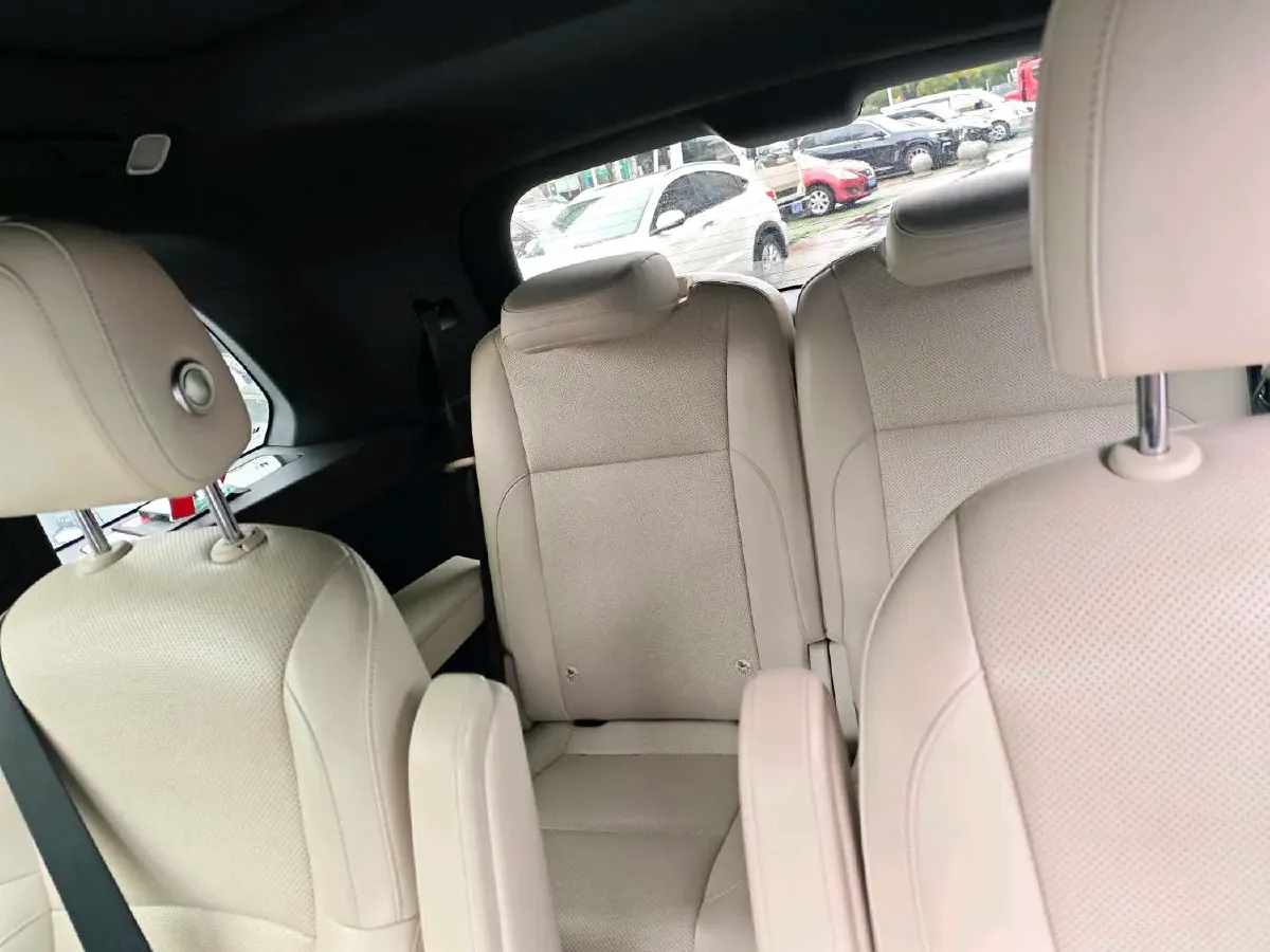 2024 Ford Bronco 2.3T 275HP L4 10AT,autocango,china used car exporter,china ev exporter,chinese used car exporter,chinese used ev exporter