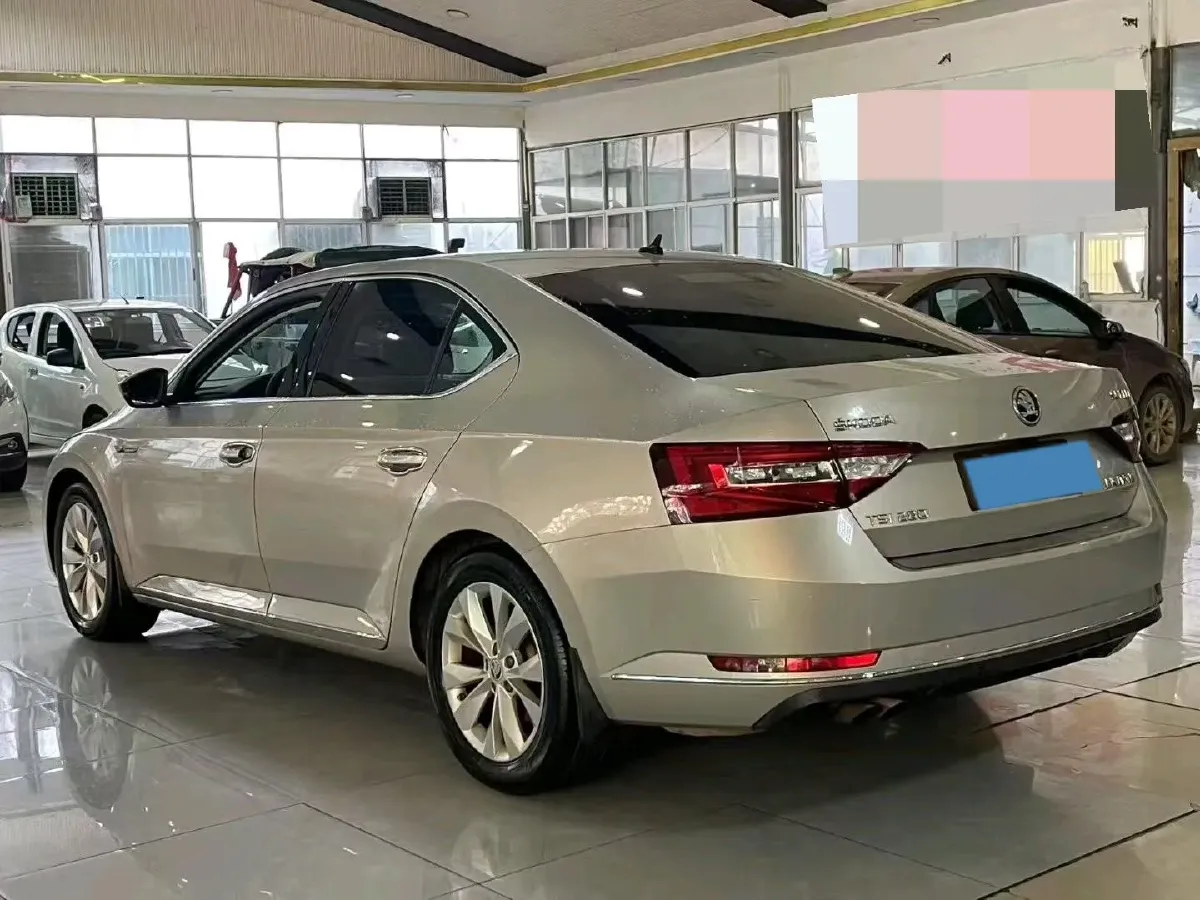 2018 Skoda Superb 1.8T 180HP L4 7DCT,autocango,china used car exporter,china ev exporter,chinese used car exporter,chinese used ev exporter