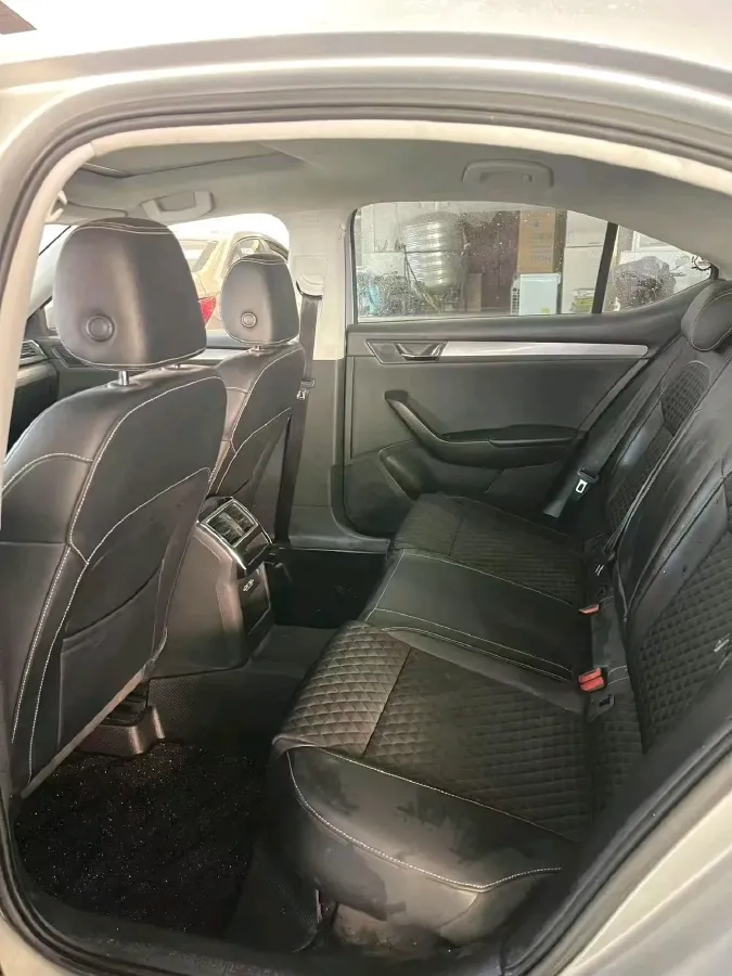 2018 Skoda Superb 1.8T 180HP L4 7DCT,autocango,china used car exporter,china ev exporter,chinese used car exporter,chinese used ev exporter