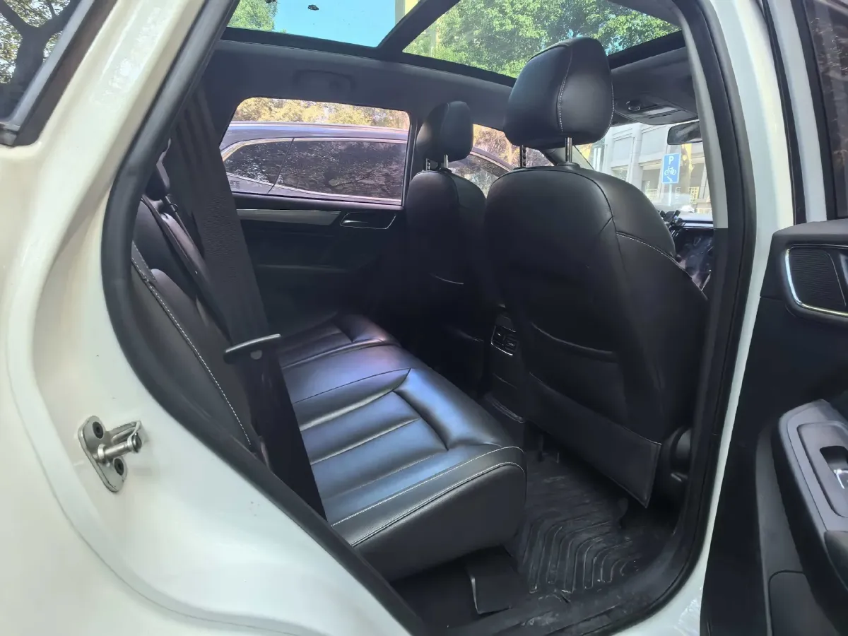 2019 Roewe i6 1.5T 169HP L4 7DCT,autocango,china used car exporter,china ev exporter,chinese used car exporter,chinese used ev exporter