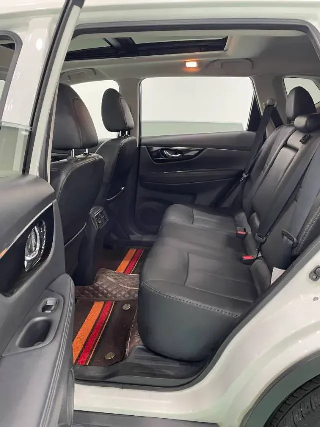 2021 Nissan X-Trail 2.5L 181HP L4 CVT,autocango,china used car exporter,china ev exporter,chinese used car exporter,chinese used ev exporter