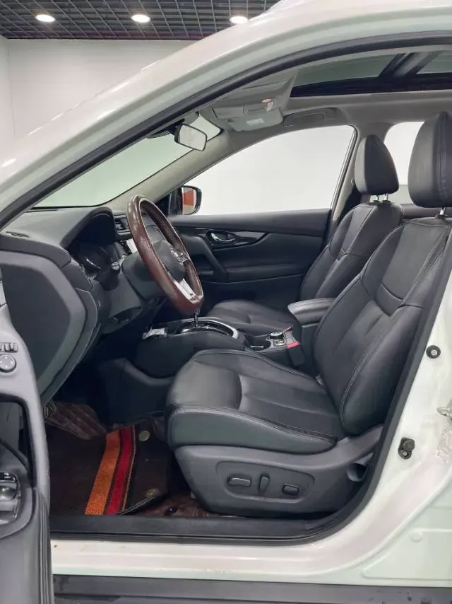 2021 Nissan X-Trail 2.5L 181HP L4 CVT,autocango,china used car exporter,china ev exporter,chinese used car exporter,chinese used ev exporter