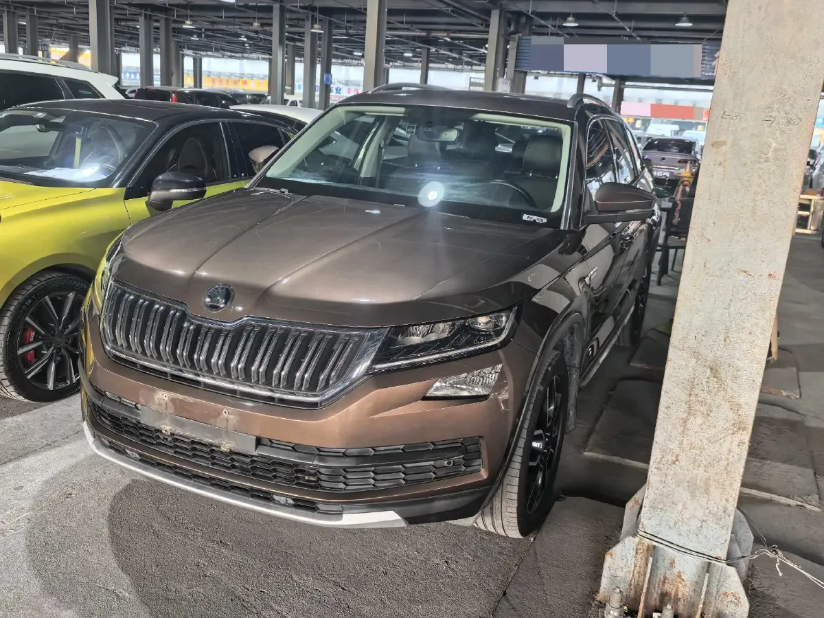 2019 Skoda Superb 2.0T 220HP L4 7DCT,autocango,china used car exporter,china ev exporter,chinese used car exporter,chinese used ev exporter