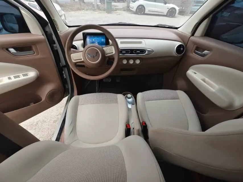 2025 WuLing HongGuang MINI EV BEV 16.2KWH,autocango,china used car exporter,china ev exporter,chinese used car exporter,chinese used ev exporter