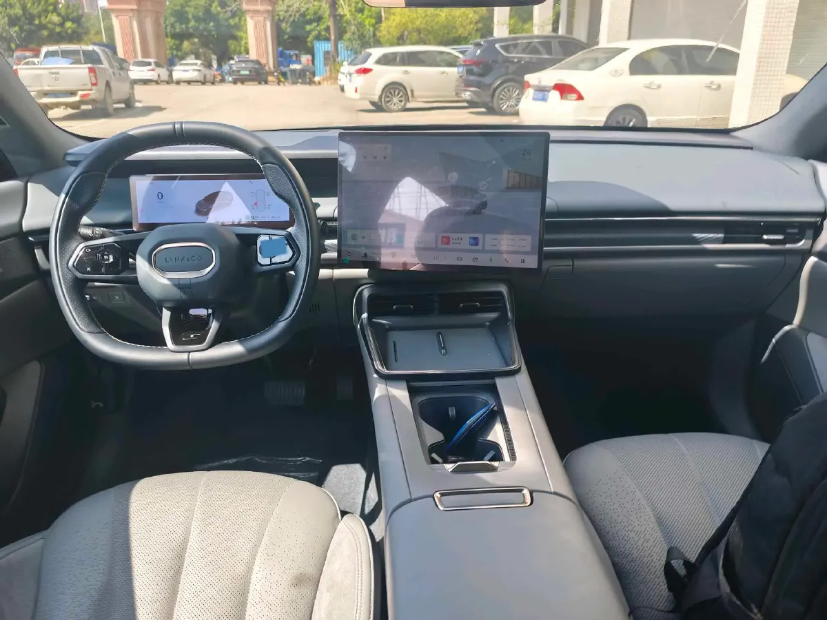 2024 LYNK&CO 07 EM-P 1.5T 163HP L4 3DHT PHEV 18.99KWH,autocango,china used car exporter,china ev exporter,chinese used car exporter,chinese used ev exporter