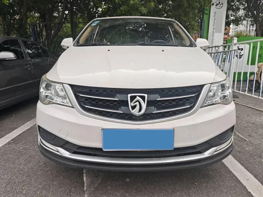 2016 BaoJun 730 1.5L 112HP L4 5MT,autocango,china used car exporter,china ev exporter,chinese used car exporter,chinese used ev exporter