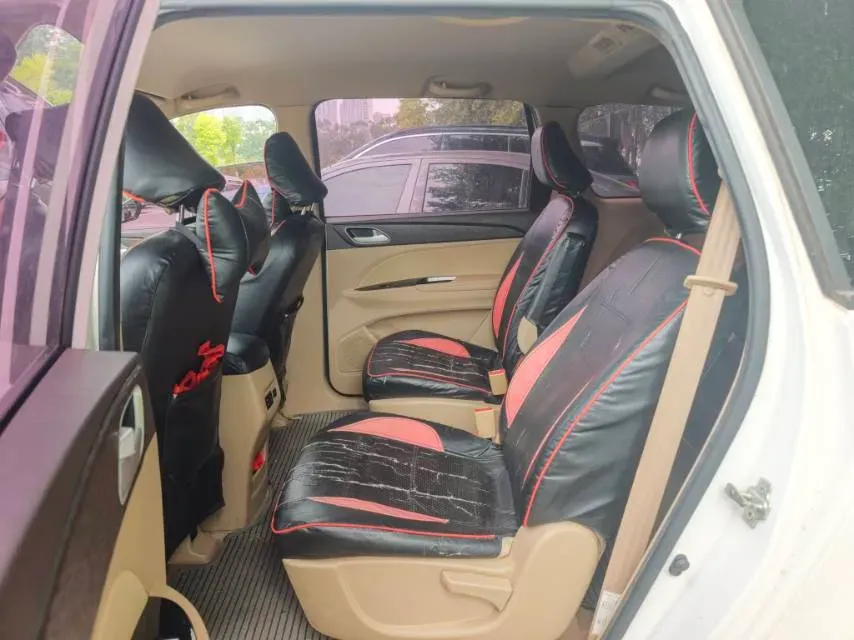 2016 BaoJun 730 1.5L 112HP L4 5MT,autocango,china used car exporter,china ev exporter,chinese used car exporter,chinese used ev exporter