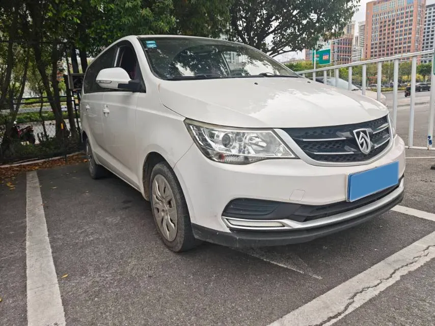 2016 BaoJun 730 1.5L 112HP L4 5MT,autocango,china used car exporter,china ev exporter,chinese used car exporter,chinese used ev exporter