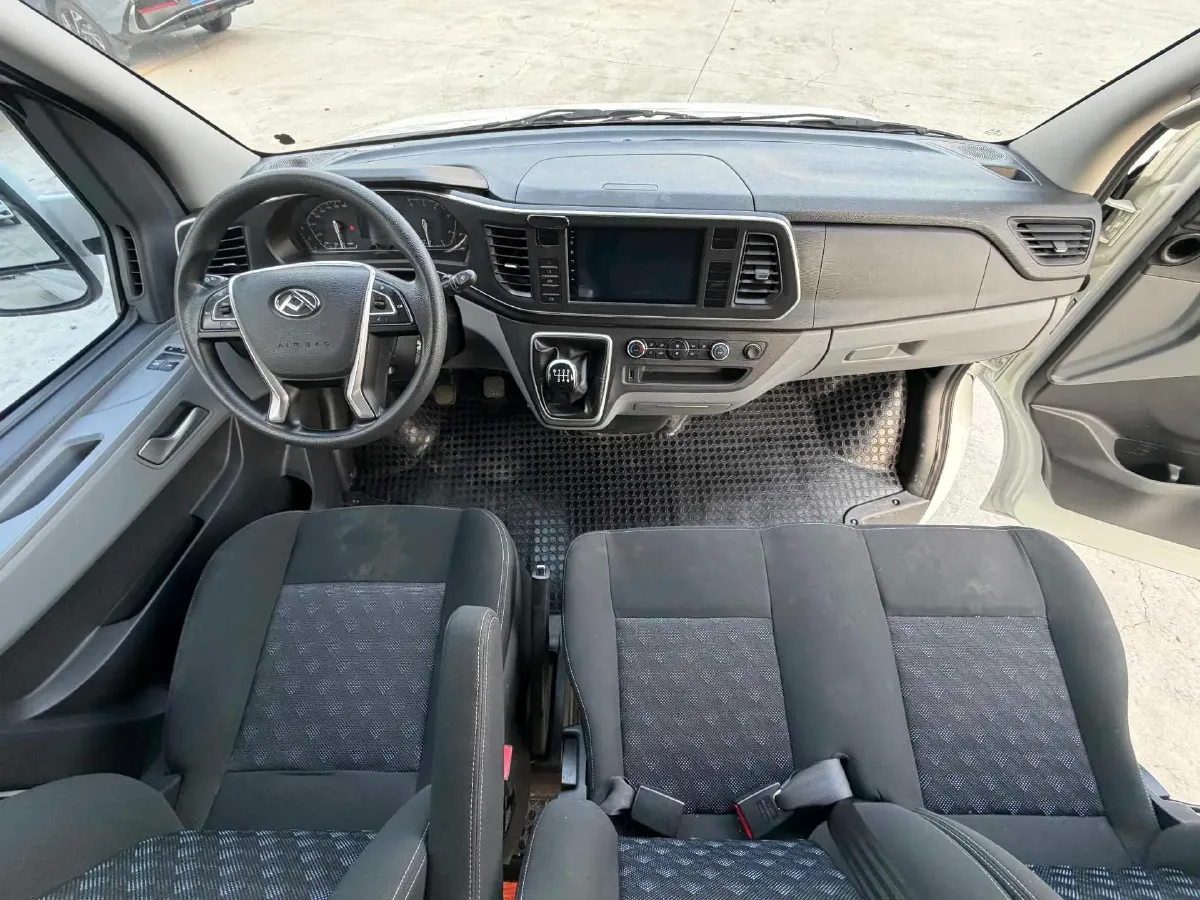 2023 MAXUS XinTu V80 2.0T 127HP L4 6MT,autocango,china used car exporter,china ev exporter,chinese used car exporter,chinese used ev exporter