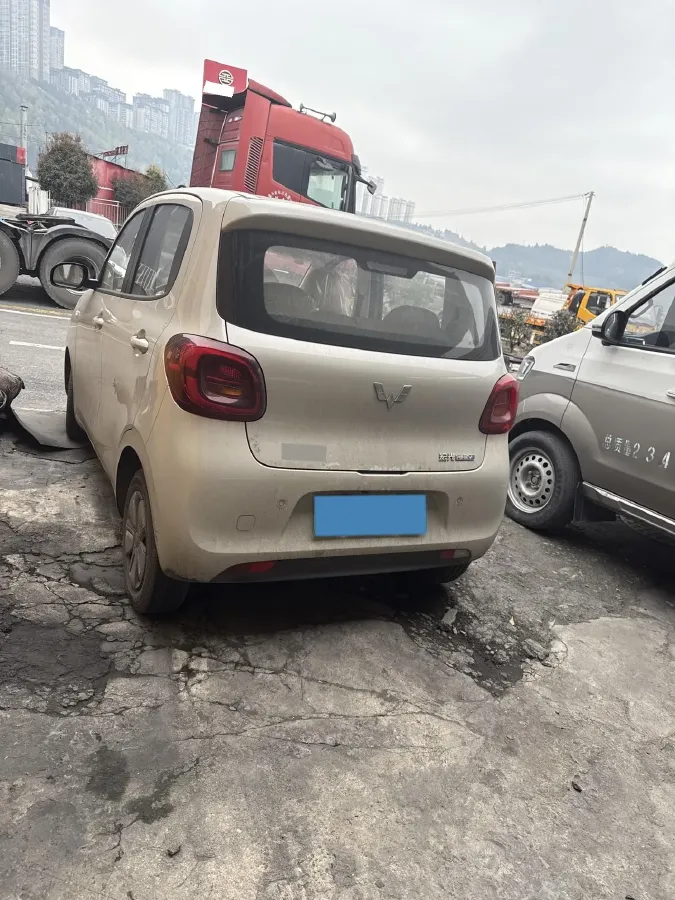2025 WuLing HongGuang MINI EV BEV 16.2KWH,autocango,china used car exporter,china ev exporter,chinese used car exporter,chinese used ev exporter