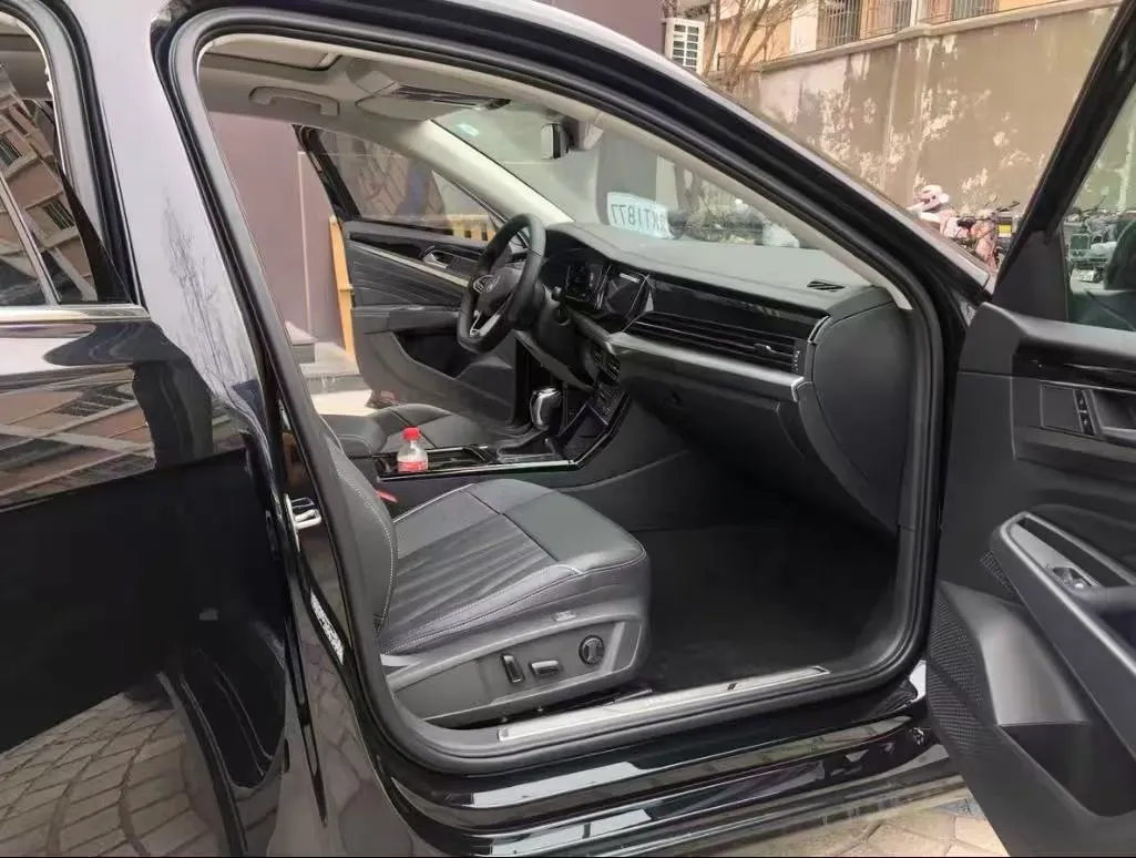 2023 Volkswagen Passat 2.0T 186HP L4 7DCT,autocango,china used car exporter,china ev exporter,chinese used car exporter,chinese used ev exporter