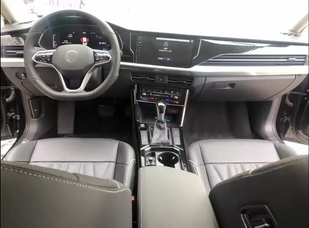 2023 Volkswagen Passat 2.0T 186HP L4 7DCT,autocango,china used car exporter,china ev exporter,chinese used car exporter,chinese used ev exporter