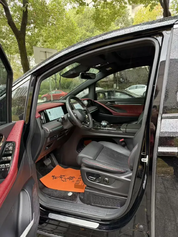 2024 GAC Trumpchi M8 2.0T 252HP L4 8AT,autocango,china used car exporter,china ev exporter,chinese used car exporter,chinese used ev exporter