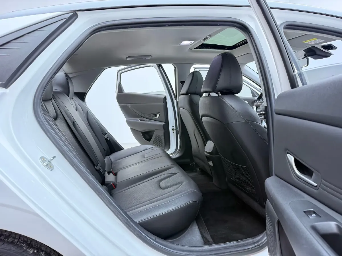 2021 Hyundai Elantra 1.5L 115HP L4 CVT,autocango,china used car exporter,china ev exporter,chinese used car exporter,chinese used ev exporter