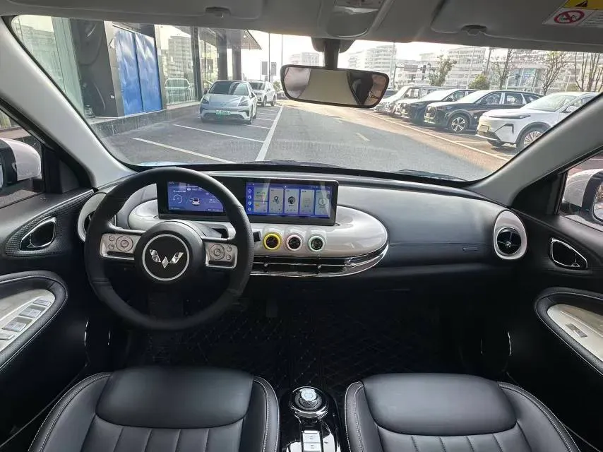 2023 WuLing BinGuo BEV 31.9KWH,autocango,china used car exporter,china ev exporter,chinese used car exporter,chinese used ev exporter