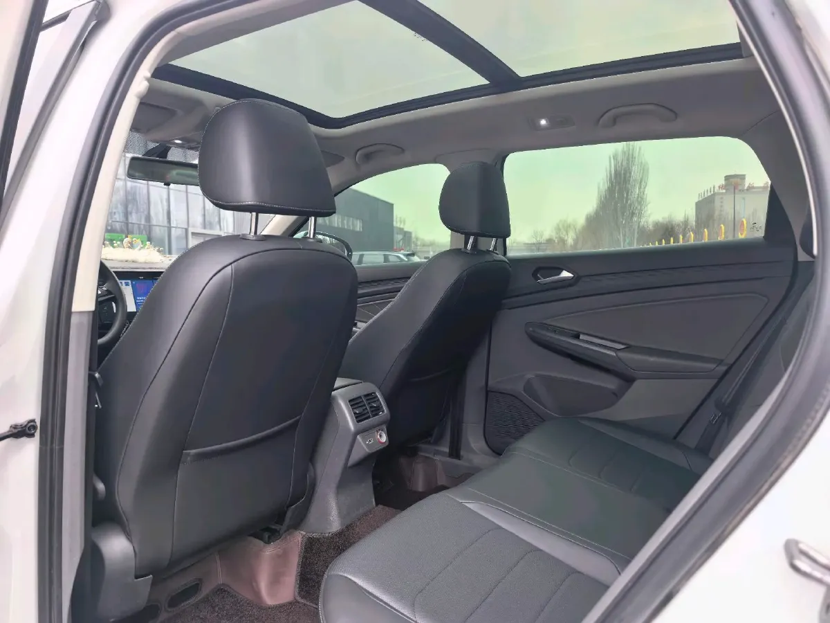 2020 Jetta VS7 1.4T 150HP L4 6AT,autocango,china used car exporter,china ev exporter,chinese used car exporter,chinese used ev exporter