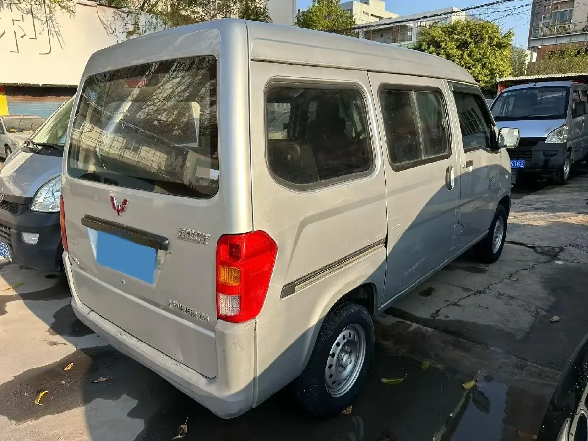 2020 WuLing ZhiGuang 1.2L 76HP L4 5MT,autocango,china used car exporter,china ev exporter,chinese used car exporter,chinese used ev exporter