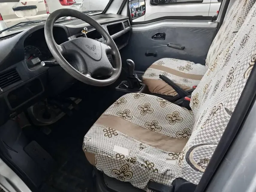 2020 WuLing ZhiGuang 1.2L 76HP L4 5MT,autocango,china used car exporter,china ev exporter,chinese used car exporter,chinese used ev exporter