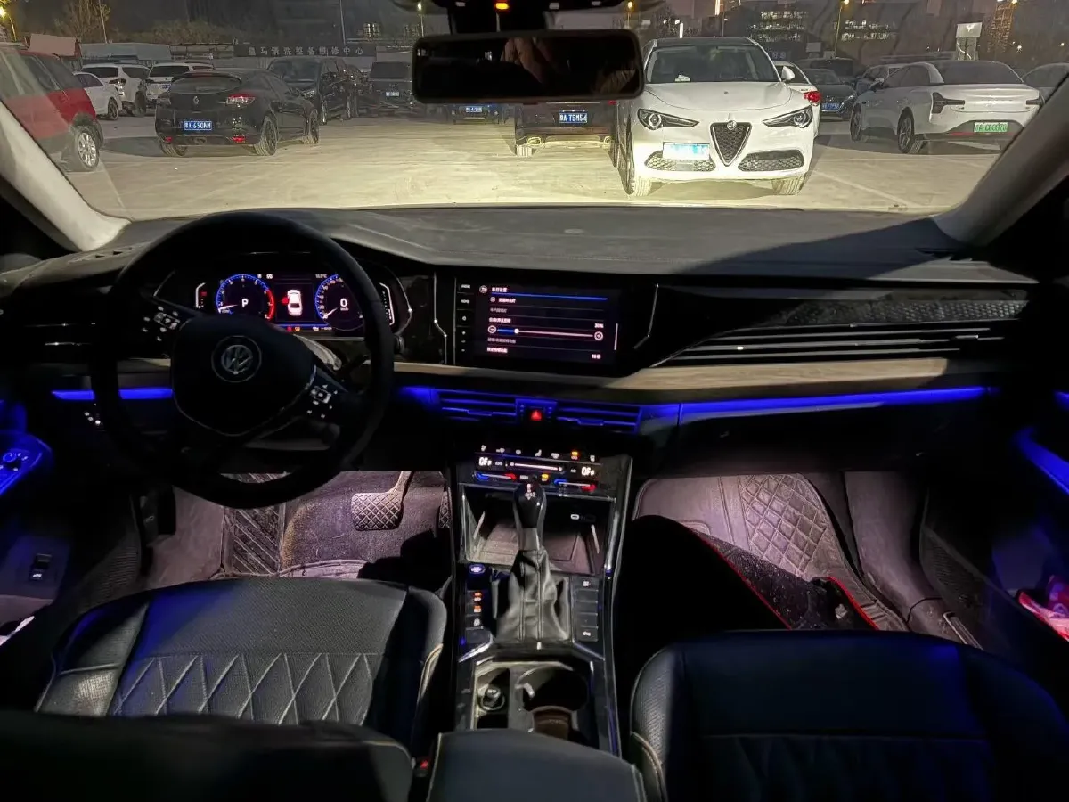 2020 Volkswagen Passat 2.0T 186HP L4 7DCT,autocango,china used car exporter,china ev exporter,chinese used car exporter,chinese used ev exporter