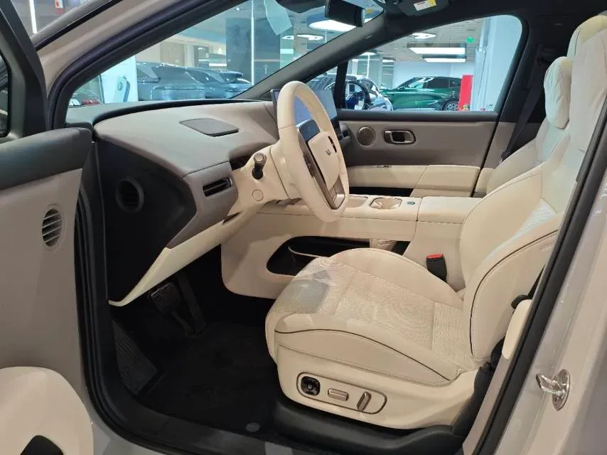 2025 Li i6 BEV,autocango,china used car exporter,china ev exporter,chinese used car exporter,chinese used ev exporter