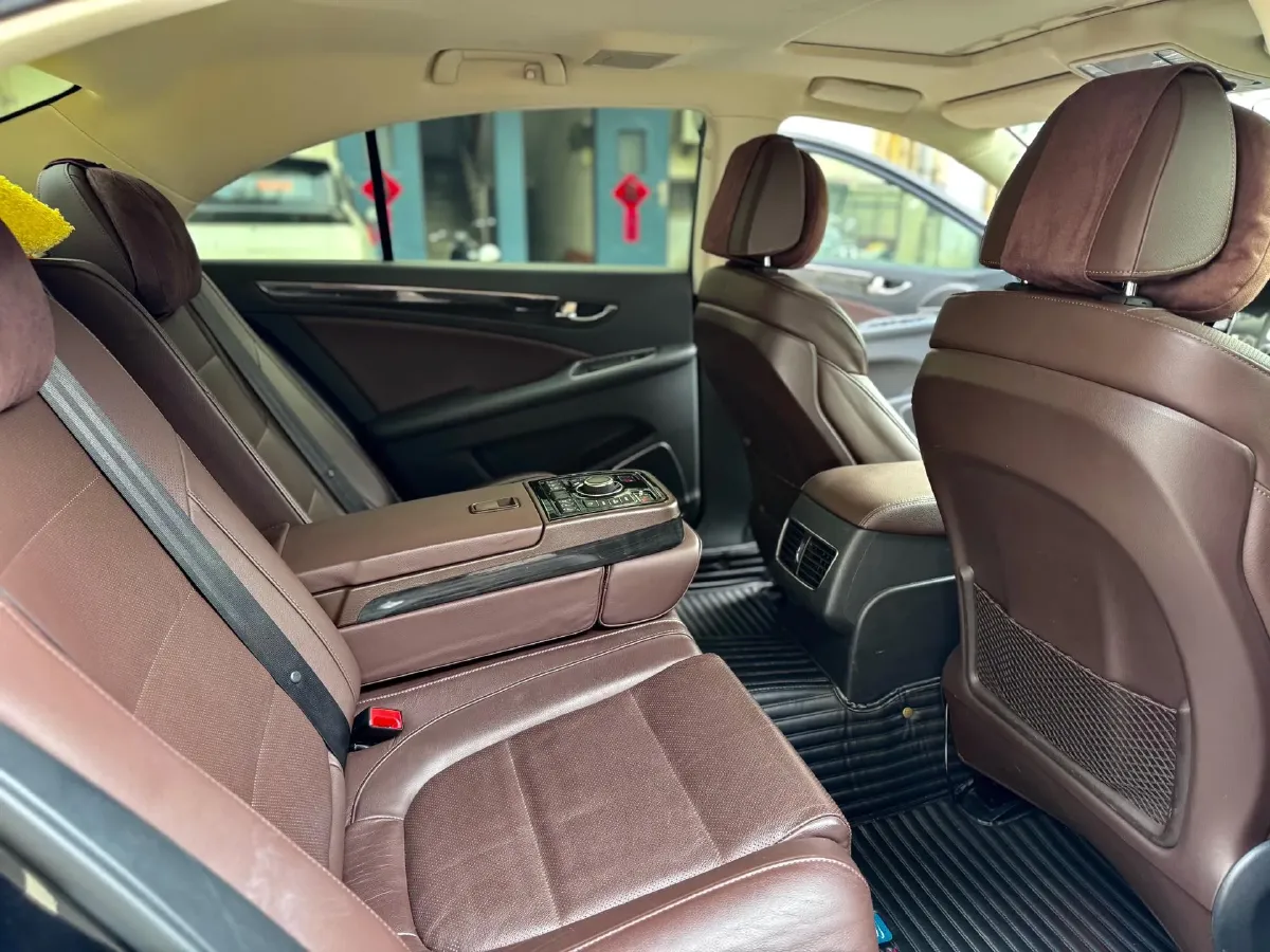 2018 HongQi H7 2.0T 204HP L4 6AT,autocango,china used car exporter,china ev exporter,chinese used car exporter,chinese used ev exporter