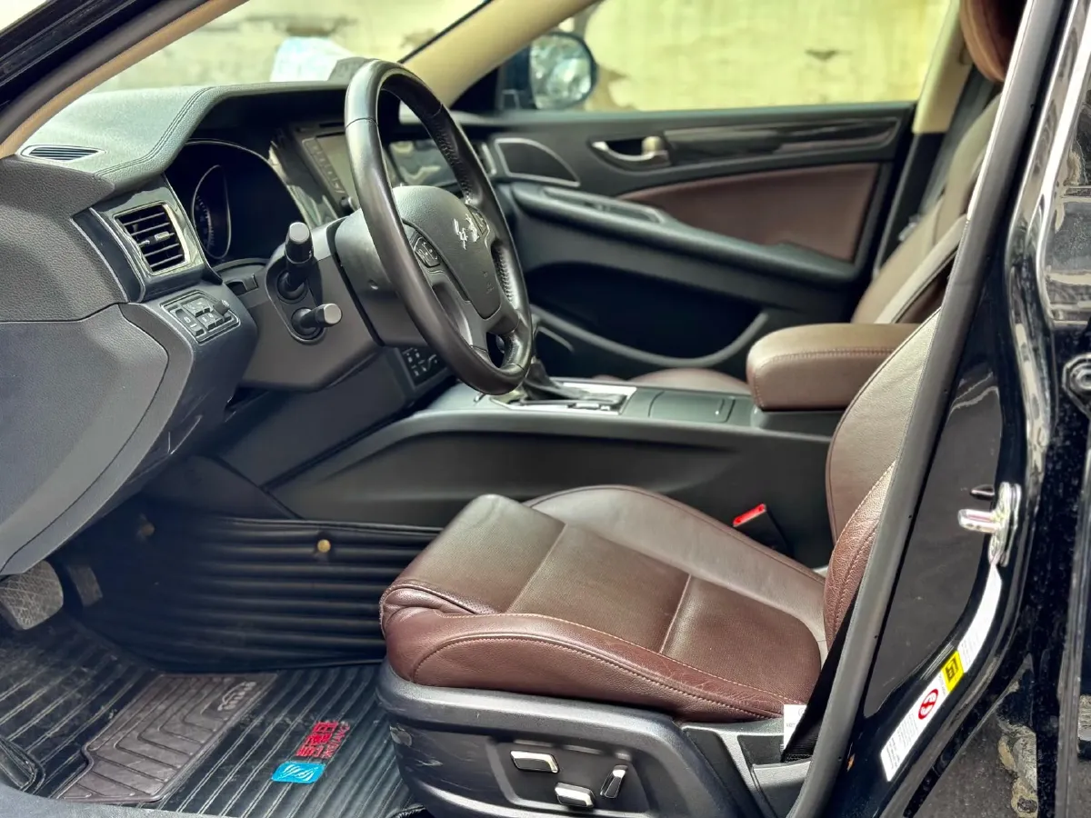 2018 HongQi H7 2.0T 204HP L4 6AT,autocango,china used car exporter,china ev exporter,chinese used car exporter,chinese used ev exporter