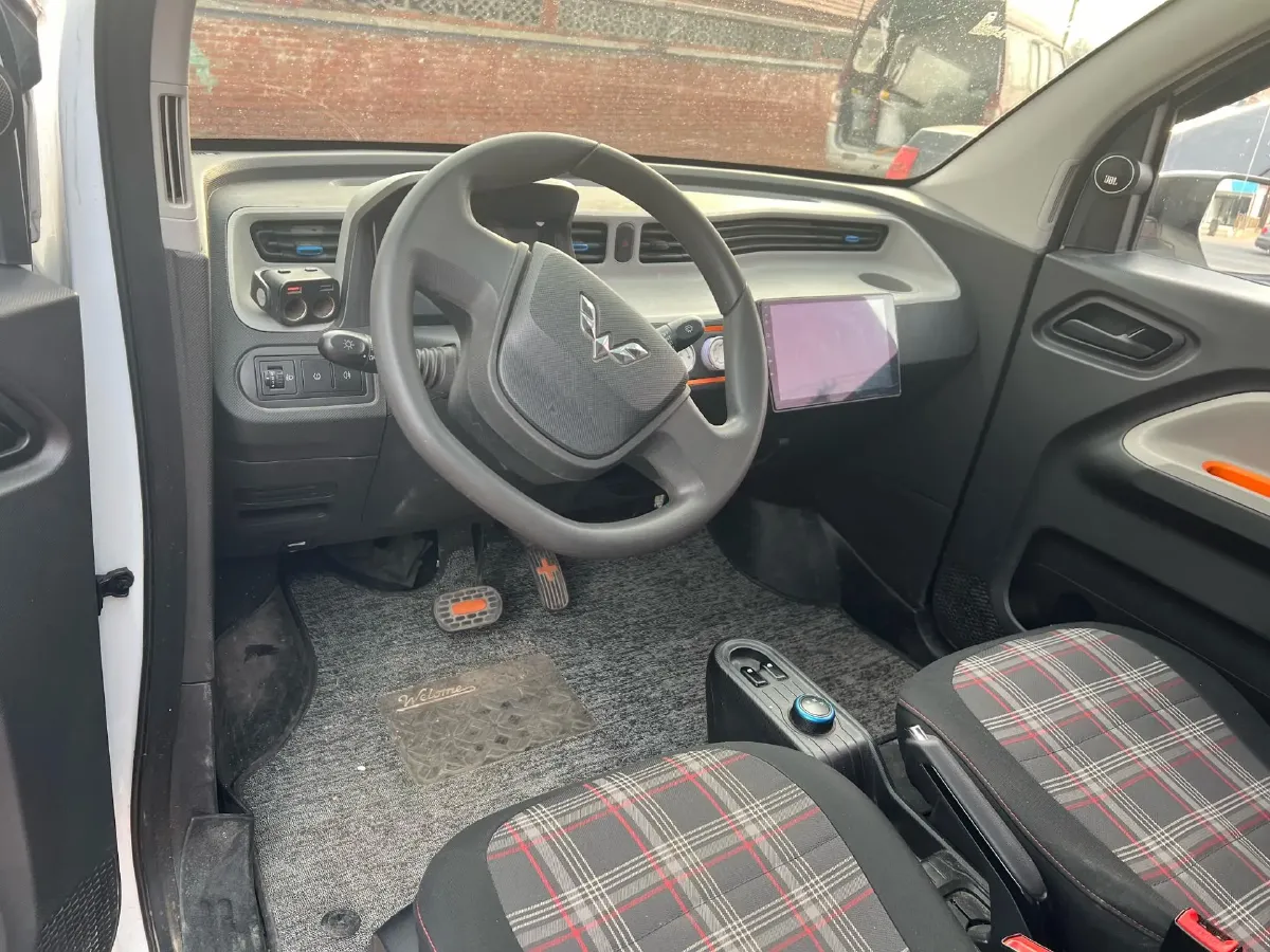 2020 WuLing HongGuang MINI EV BEV 9KWH,autocango,china used car exporter,china ev exporter,chinese used car exporter,chinese used ev exporter