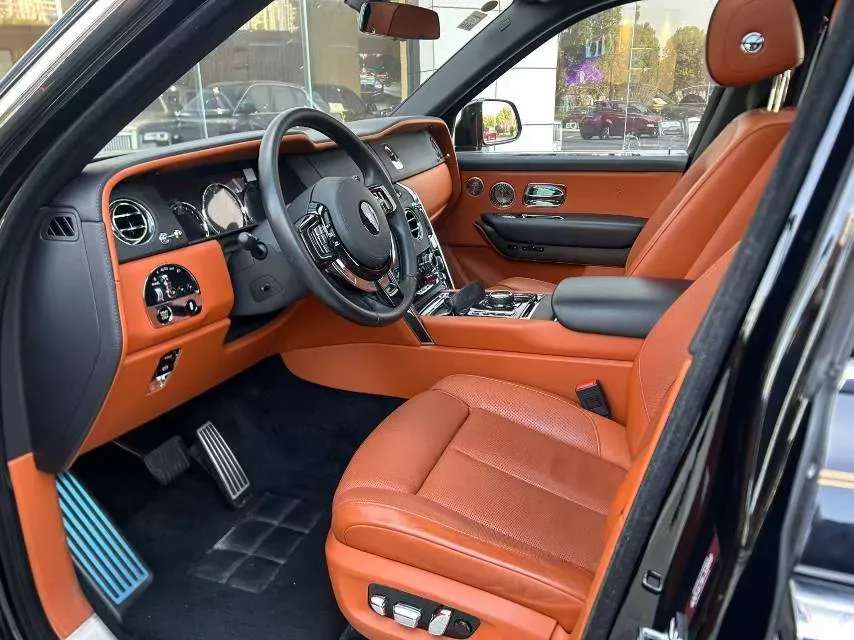 2018 Rolls-Royce Cullinan 6.7T 571HP V12 8AT,autocango,china used car exporter,china ev exporter,chinese used car exporter,chinese used ev exporter