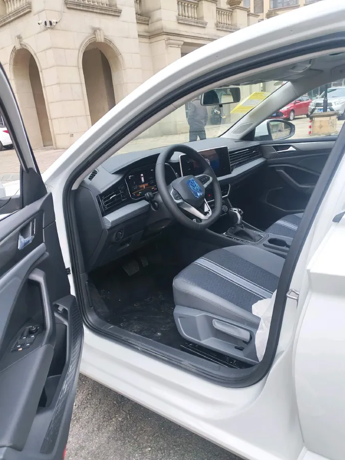 2025 Volkswagen Sagitar 1.5T 160HP L4 7DCT,autocango,china used car exporter,china ev exporter,chinese used car exporter,chinese used ev exporter