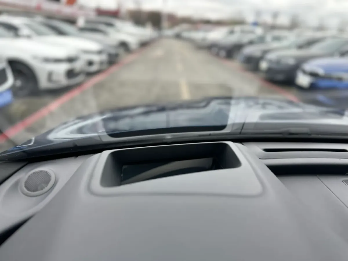 2021 Jaguar XEL 2.0T 250HP L4 8AT,autocango,china used car exporter,china ev exporter,chinese used car exporter,chinese used ev exporter