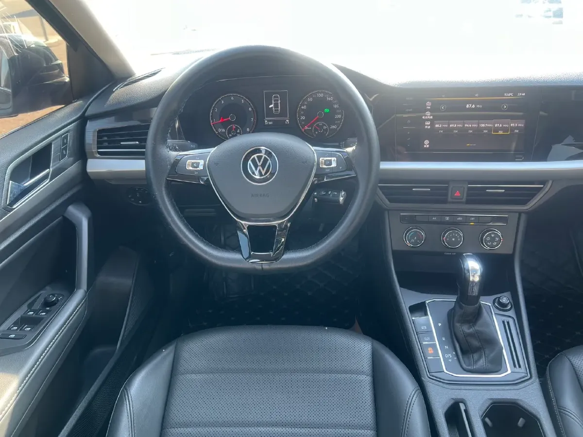 2021 Volkswagen Lavida 1.5L 113HP L4 6AT,autocango,china used car exporter,china ev exporter,chinese used car exporter,chinese used ev exporter