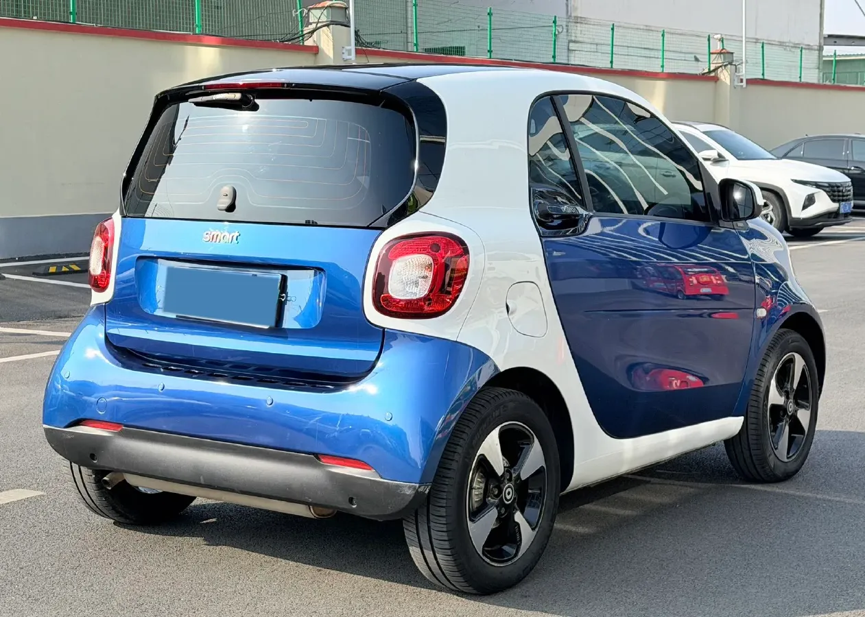 2015 Smart smart fortwo 1.0L 71HP L3 6DCT,autocango,china used car exporter,china ev exporter,chinese used car exporter,chinese used ev exporter