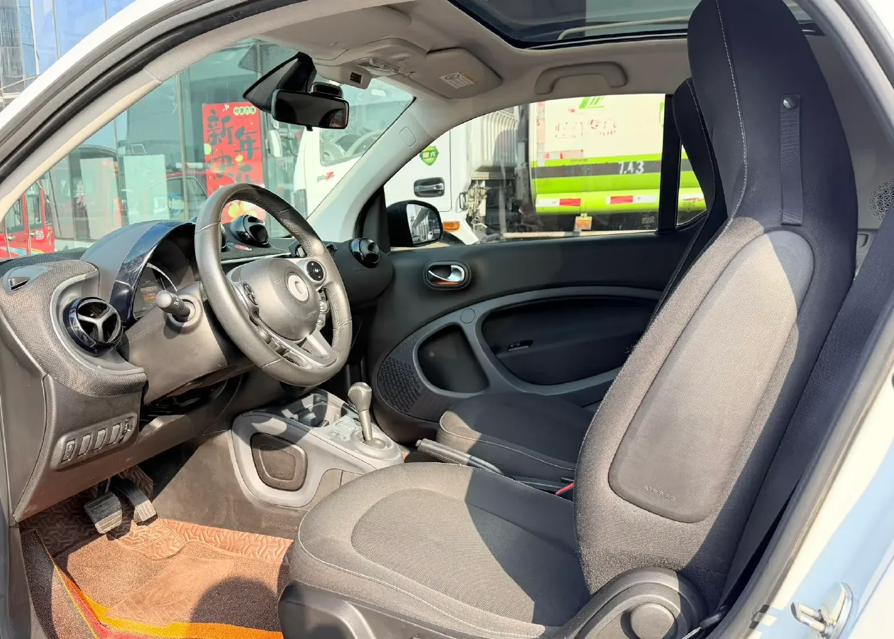 2015 Smart smart fortwo 1.0L 71HP L3 6DCT,autocango,china used car exporter,china ev exporter,chinese used car exporter,chinese used ev exporter