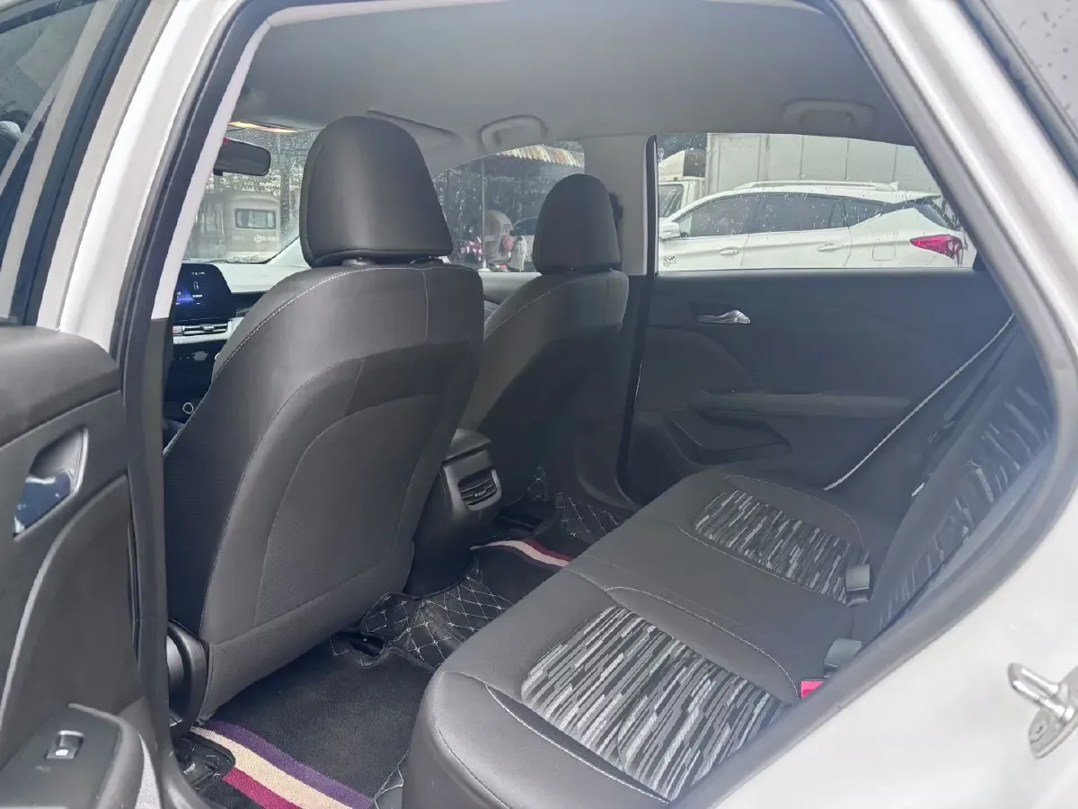 2024 Chevrolet Monza 1.5L 113HP L4 6DCT,autocango,china used car exporter,china ev exporter,chinese used car exporter,chinese used ev exporter