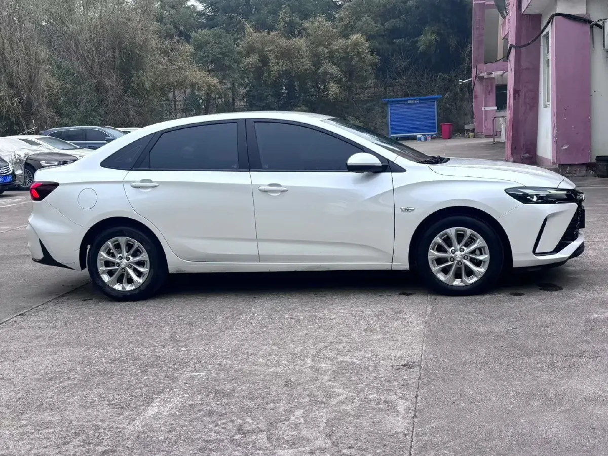 2024 Chevrolet Monza 1.5L 113HP L4 6DCT,autocango,china used car exporter,china ev exporter,chinese used car exporter,chinese used ev exporter